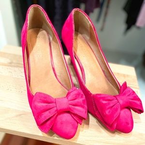 Hot pink bow kitten heels